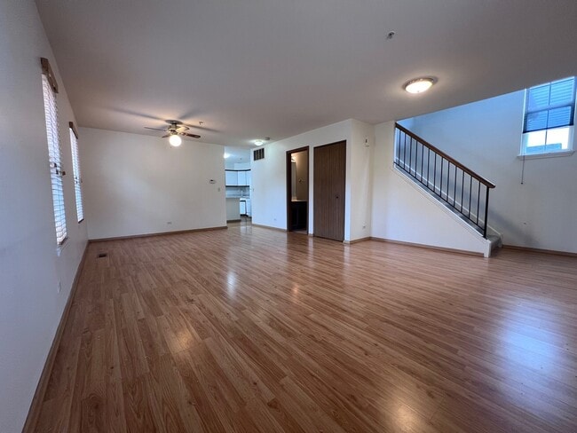 Building Photo - 1350 Orleans Dr