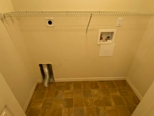 Building Photo - 154 Hurst St