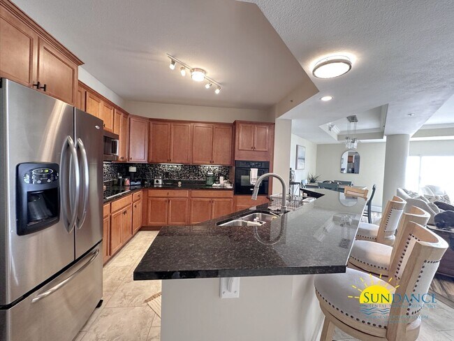 Building Photo - Stunning Waterfront 3 Bedroom Condo at Presidio Yacht Club!