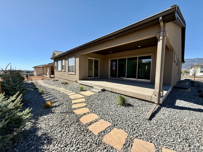 Building Photo - Luxury Living in Kissing Camels – 4 Bed | ...