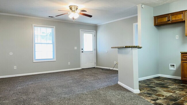 Building Photo - Completely updated 3 bedroom 2 bath home in Lagrange! Must see!