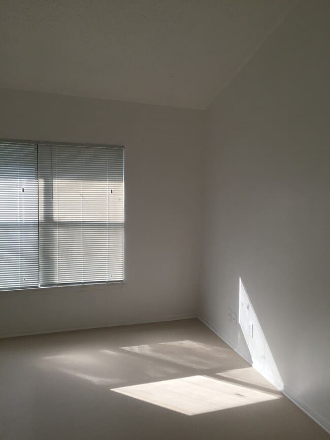 Building Photo - 5843 Glacier Sun Dr.