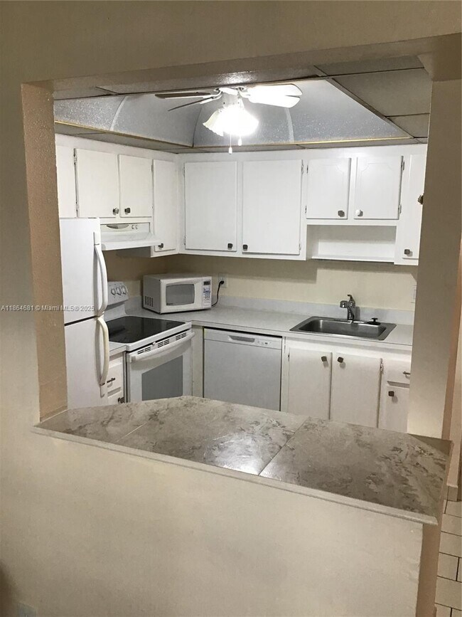 Building Photo - 359 Saxony Ln