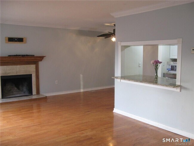 Building Photo - 3 Sandlewood Ln