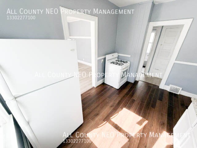 Building Photo - 739 E 127th St