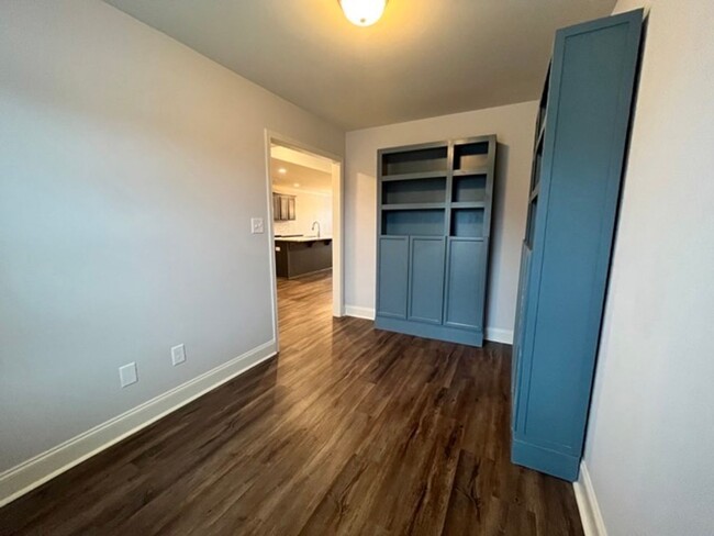 Building Photo - Charming modern 3 bedroom/ 2 bath with office