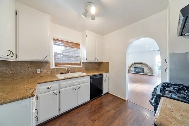 Building Photo - 22051 Crespi St