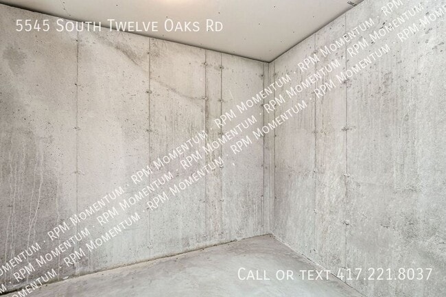 Building Photo - 5545 S Twelve Oaks Rd