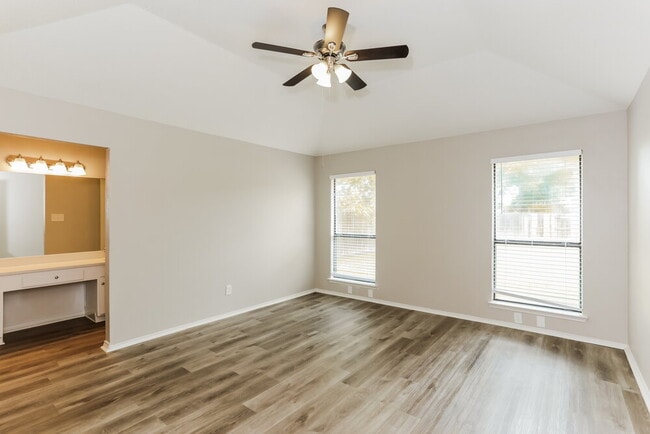 Building Photo - 6221 Valley Forge Ct