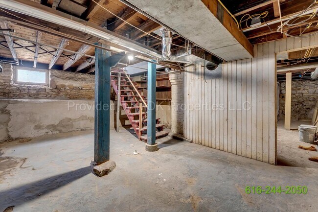 Building Photo - STUNNING REMODEL!!! Extremely Spacious 3 Bedroom (Extra Room) Home!! SECTION 8 APPROVED! (Handica...