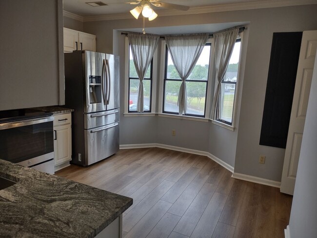 Building Photo - Adorable Two Bedroom Two Bath Condo - Just...