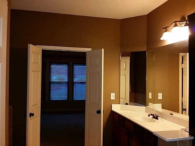 Building Photo - 4225 Brumby Ln