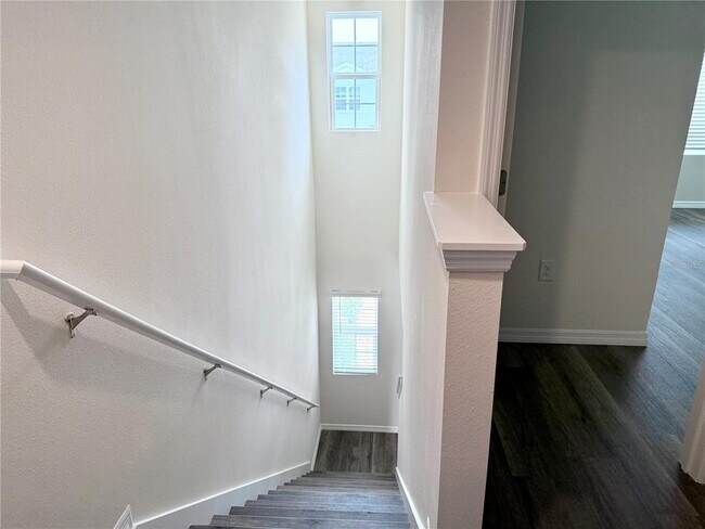Building Photo - 1213 BALSAM Dr