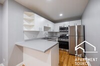 Building Photo - 6954 N Sheridan Rd