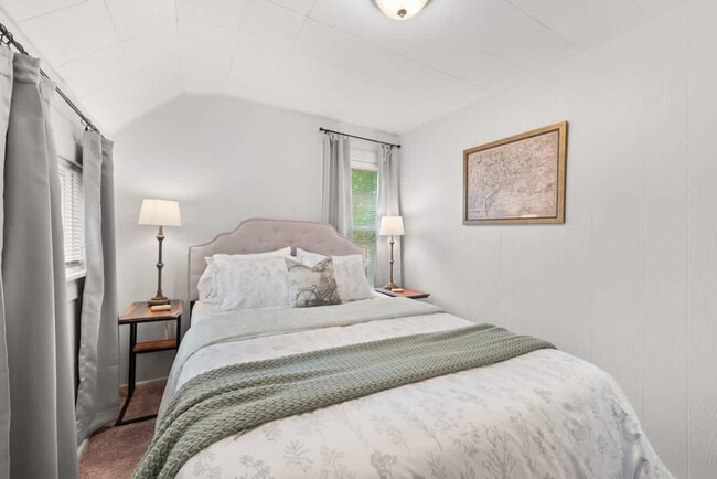 Building Photo - 16806 Pilgrim Ave