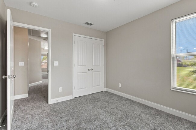 Building Photo - 2065 Newark Ln