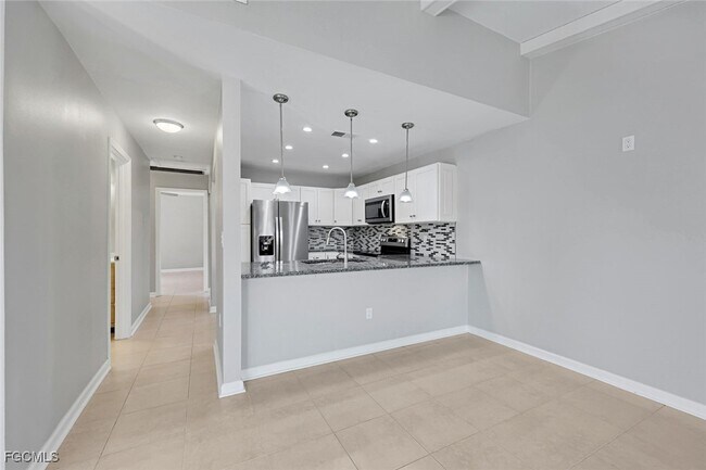 Building Photo - 6324 Royal Woods Dr