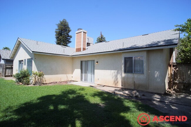 Building Photo - Lovely Home In Southwest Bakersfield!