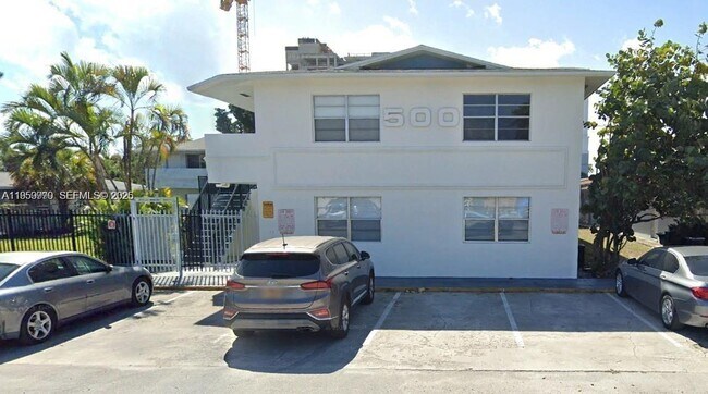 Building Photo - 500 SE 22nd St