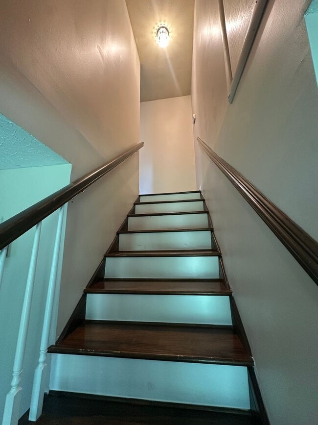 Building Photo - Secluded 3BR/2BA Home in Heflin – Lawncare...