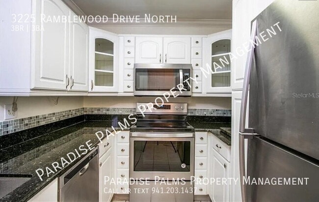 Building Photo - 3225 Ramblewood Dr N