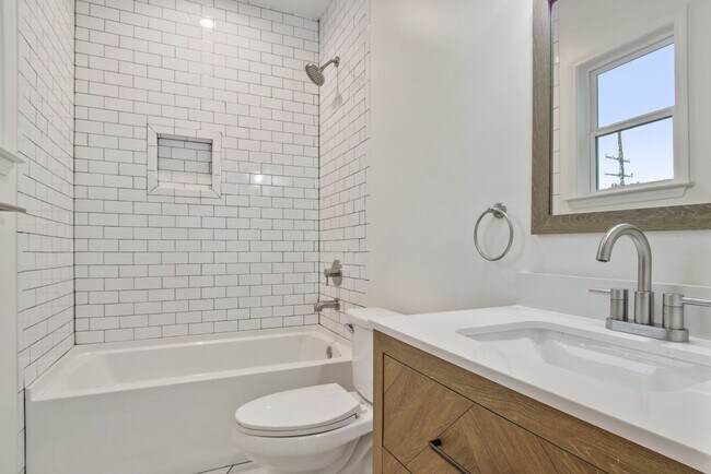 Building Photo - Newly renovated 2BD/2.5BA with off street parking and private yard.