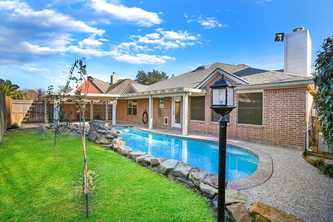 Building Photo - 23122 Beech Canyon Dr