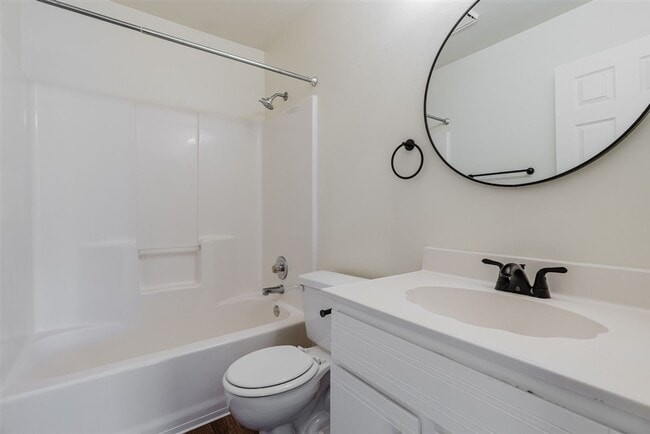 Building Photo - 3123 N Truwood Dr