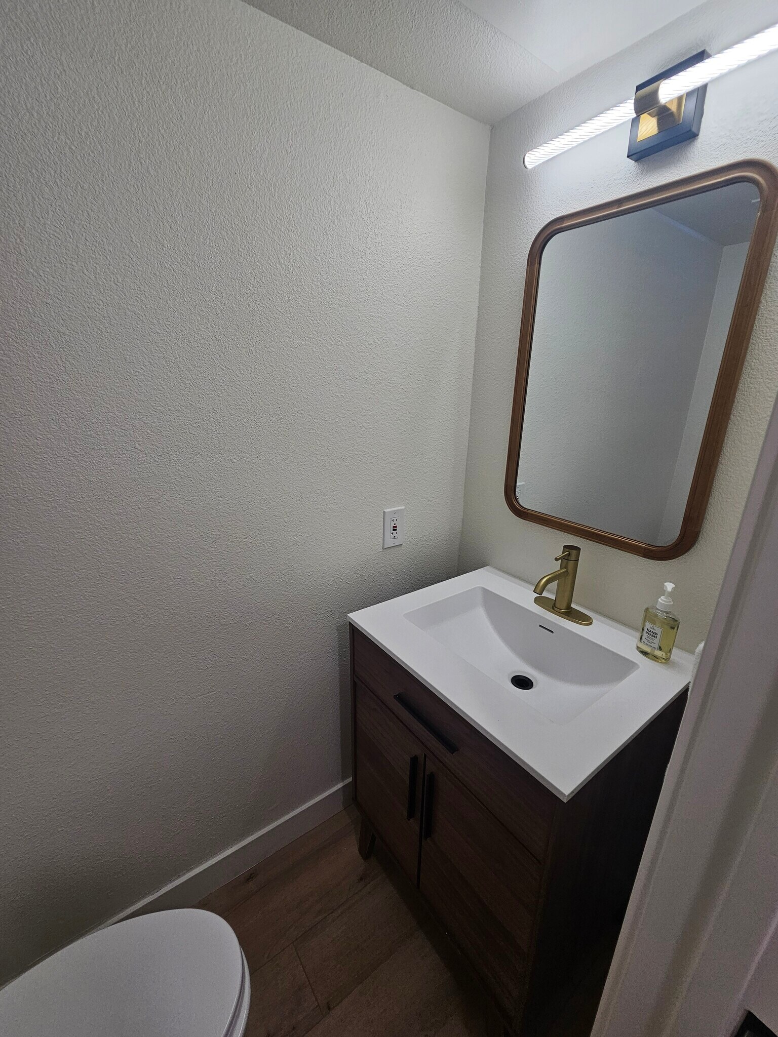 Building Photo - 266 E Via Escuela