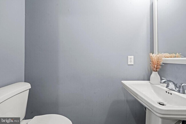 Building Photo - 4012 Meadow Trail Ln