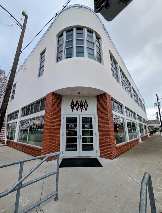 Building Photo - 2406 Truxillo St