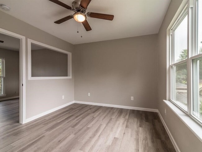 Building Photo - 1819 Cove Park Dr