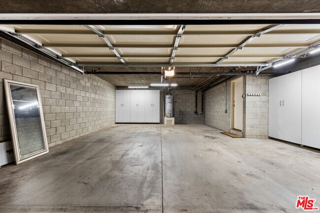 Building Photo - 1144 Yale St