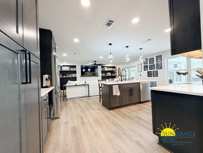 Building Photo - Custom 4BR Pool Home in Kenwood with Bonus Room & Private Backyard!