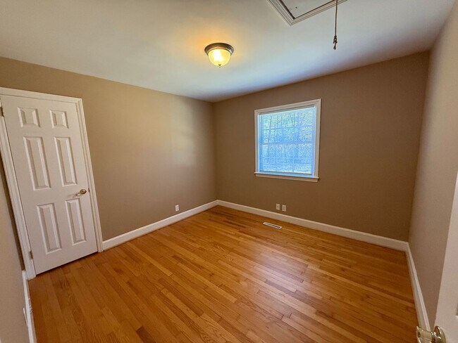 Building Photo - For Rent Mocksville