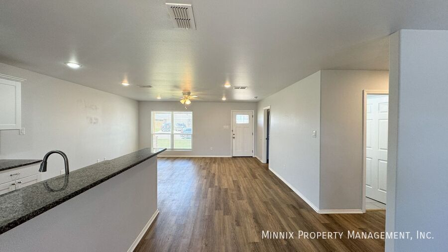 Building Photo - 8415 10th Pl