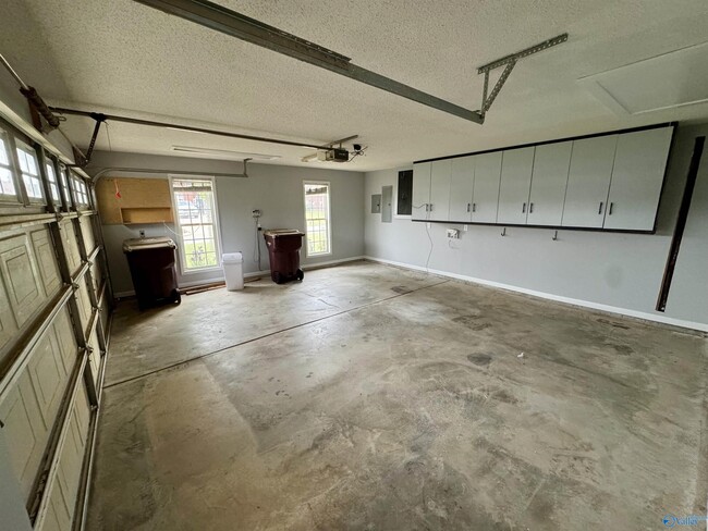 Building Photo - 14606 Eva Cir