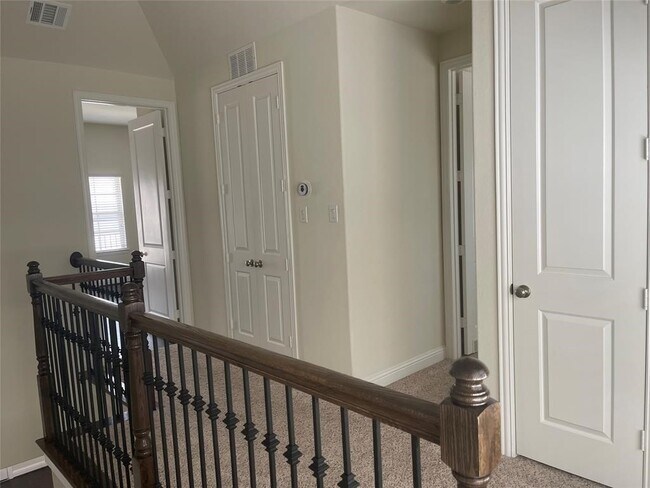 Building Photo - 1403 Adell Rose Ln