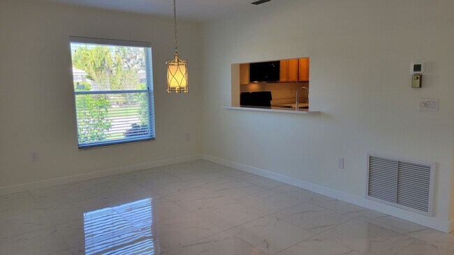 Building Photo - Annual unfurnished  renovated 2/2 villa in...