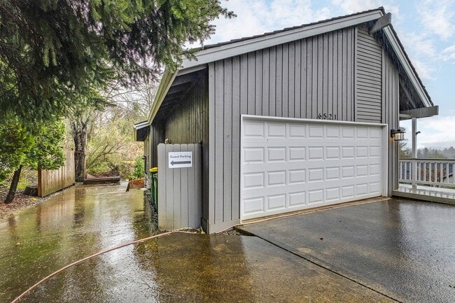 Building Photo - Studio style one bedroom in SW with all Ut...