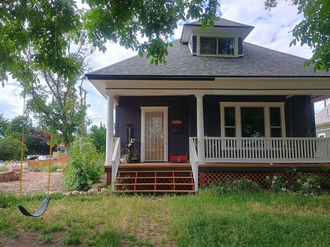 Building Photo - Spacious Craftsman in the Heart of North Spokane