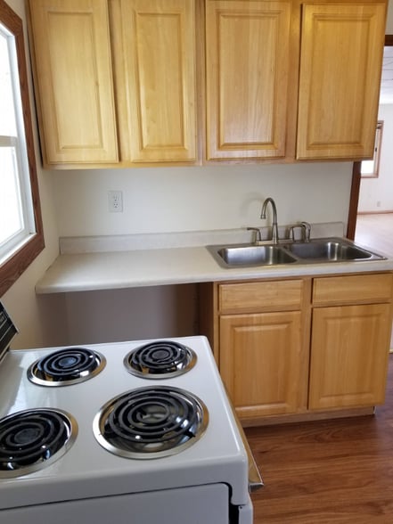 Primary Photo - 114 3rd Ave W