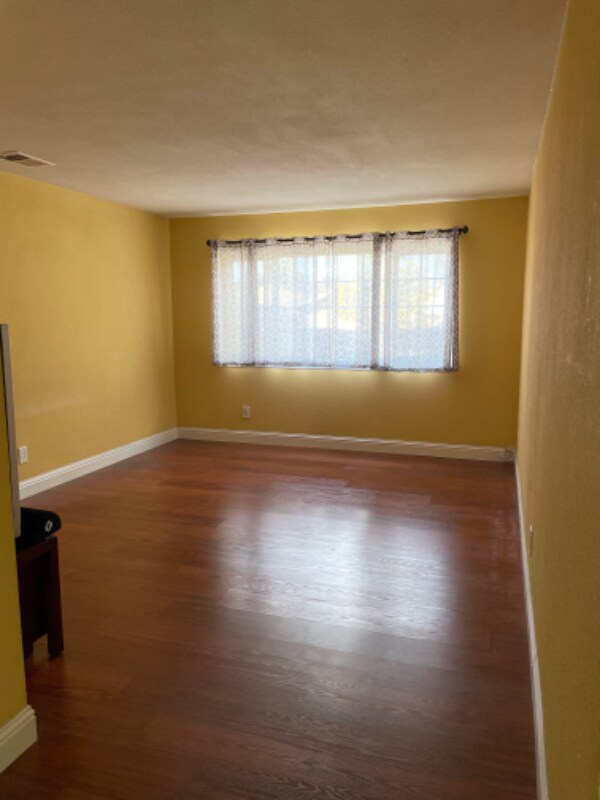 Building Photo - 2715 Cunningham Ave