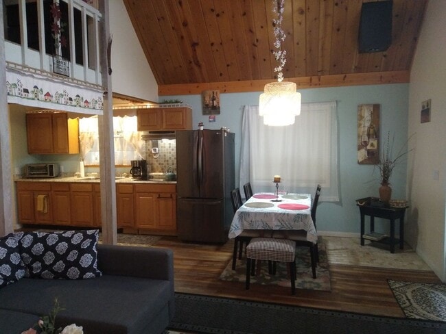 Building Photo - Adorable [furnished] - 2 Bed / 1 Bath A-Frame for Lease