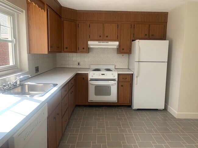 Building Photo - 145 Emerson Gardens Rd