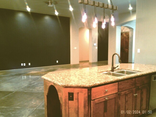 Building Photo - CUSTOM BUILT IN GATED SOUTHERN OAKS !!!  APPLICATION PENDING