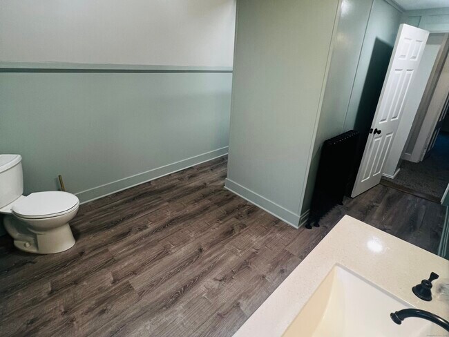 Building Photo - 20 Lee Ave