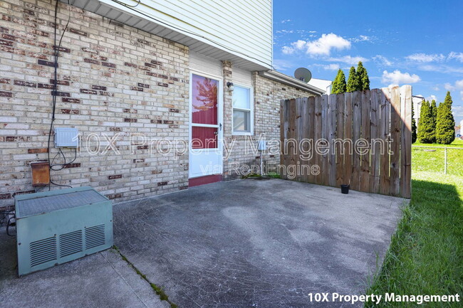 Building Photo - 6169 Laurelwood Ct