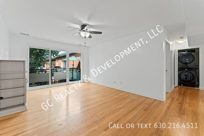 Building Photo - 6429 N Damen Ave