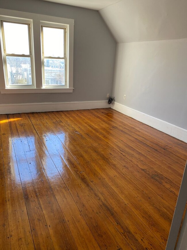 Building Photo - 22DOWN